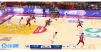 現(xiàn)場(chǎng)瘋了！迪亞洛追防飛身再送釘板 張寧反擊助攻原帥第8記三分！