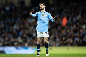 記者：B席今夏回本菲卡可能性為0，他想26年自由身去西甲或沙特