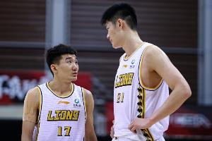 媒體人：廣廈打得完全不在自己節(jié)奏 估計他們也沒想到絕境這么早