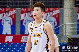 傷還沒好利索？孫銘徽半場5中1&三分2中0僅拿2分3板3助
