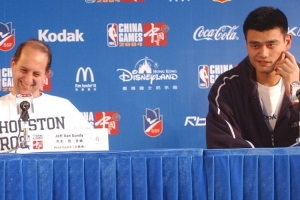 楊毅：尼克斯出局全因錫伯杜 就像姚麥輸爵士就因?yàn)樾》兜挠萌? >
                                        </div>
                                    </div>
                                                                        <div   id=