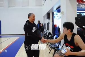 30號簽選不到~楊瀚森此前試訓(xùn)快船時 和盧指導(dǎo)握手約定“周一見”