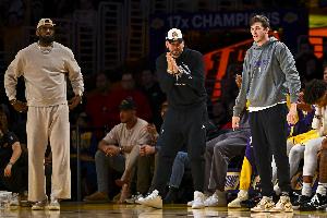 大范：湖人下賽季算不上爭冠球隊 他們陣容需要補的地方太多了