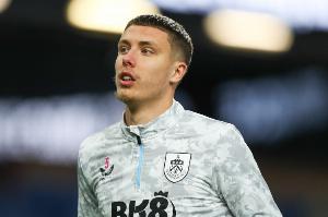 隊(duì)報(bào)：熱刺就艾斯特福與伯恩利重啟談判，伯恩利冬窗要價(jià)3500萬(wàn)歐