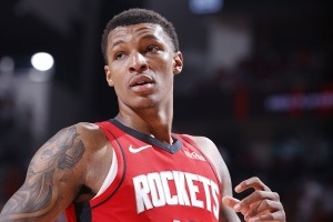 訓(xùn)練師：賈巴里把訓(xùn)練當(dāng)成了他的生活 他身材與KD相似但風(fēng)格不同