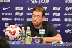 斯盧茨基：我認(rèn)為今天阿馬杜發(fā)揮得非常好 很感謝球員們的努力