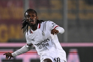 慢鏡頭：邦多希望留在米蘭爭(zhēng)取位置，想說(shuō)服阿萊格里