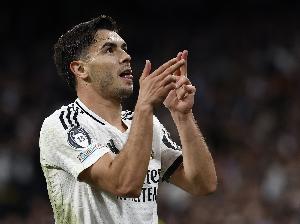 馬卡報(bào)：盡管有本菲卡、費(fèi)內(nèi)巴切等隊(duì)邀請(qǐng)，但迪亞斯決定留在皇馬