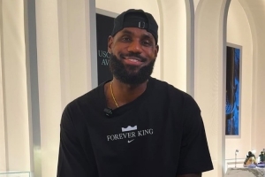 詹姆斯：我永不會忘記自己成長于阿克倫 很自豪能來上海激勵人們