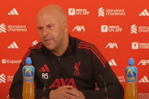 斯洛特賽前:希望進攻線繼續(xù)發(fā)揮關鍵作用 伊薩克是我們想要的球員