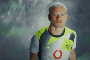 多特發(fā)布本賽季客場球衣：銀霧灰主色調(diào)，拼接黃黑配色圖案