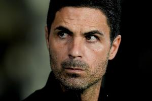 記者：阿爾特塔認(rèn)為厄德高是幾周前肩部傷勢(shì)復(fù)發(fā)，很快會(huì)對(duì)其評(píng)估