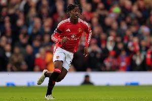 尼科爾：梅努無法阻止對(duì)手直面曼聯(lián)防線，他在防守端沒有貢獻(xiàn)