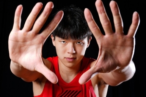 媒體人：楊瀚森防擋拆的選擇還是會比較糾結(jié) 容易導(dǎo)致犯規(guī) ???