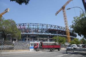 記者：諾坎普獲準(zhǔn)以2.7萬(wàn)人容量開(kāi)放，巴薩想等到容納4.5萬(wàn)人回歸