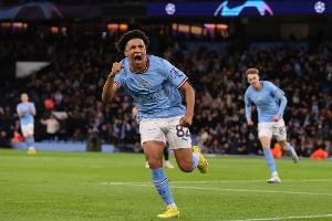 TA：10號(hào)位才是劉易斯最擅長(zhǎng)的位置，而非此前他踢過(guò)的右后衛(wèi)