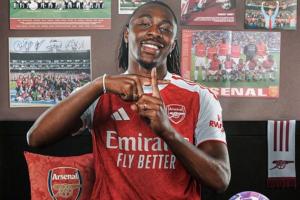 詹?。簶屖指邔雍徒叹殘F隊有預見性 狠抓防守引援也鞏固防守優(yōu)勢