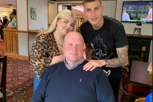 記者：曼聯(lián)中衛(wèi)本內(nèi)特的父親自殺，俱樂部為球員提供關(guān)懷+喪假