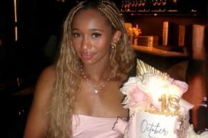 PJ-塔克祝女兒18歲生快：你的到來(lái)改變了我 這18年真是最美好時(shí)光