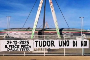 圖多爾遭解雇！尤文部分球迷掛橫幅抗議：圖多爾是我們中的一員