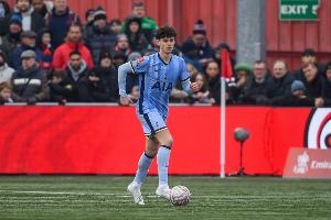 傷病滿營！鏡報(bào)：熱刺小將阿奇-格雷小腿受傷，預(yù)計(jì)缺陣一個(gè)月