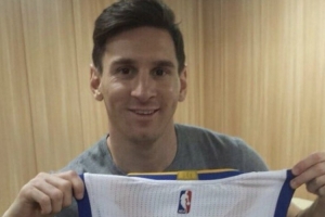 梅西：?jiǎn)痰と珩R拉多納般超越了體育本身 詹姆斯庫(kù)里都是GOAT