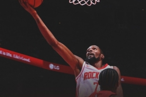 兩連勝！火箭官方分享贏球海報(bào) 杜蘭特輕舒長臂上籃入鏡