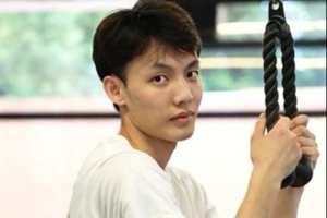 廣東男籃曬訓(xùn)練視頻：把每一塊肌肉練到位??