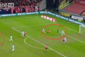 河南手球在先蓉城進(jìn)球無效？胡荷韜進(jìn)球前，主裁艾堃就已先響哨