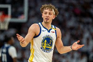 可圈可點(diǎn)！波杰姆斯基10中6拿到16分4板3助1斷1帽0失誤 正負(fù)值+7