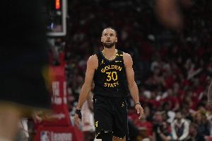 庫里：我需要更果斷&有侵略性 不投籃也要組織好隊(duì)友