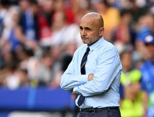 斯帕萊蒂：庫普梅納斯表現(xiàn)積極且具備防守意識(shí)，他能適應(yīng)新的位置