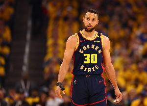 喝假酒？庫里投籃迷失+失誤爆炸 22投僅得24分+5失誤 正負值-21