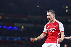 特羅薩德：隨時準備踢前場任何位置 合同還剩兩年續(xù)約要看俱樂部