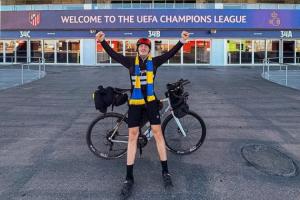 ??馬卡：一位圣吉羅斯死忠10天騎行1570公里，觀看球隊客戰(zhàn)馬競