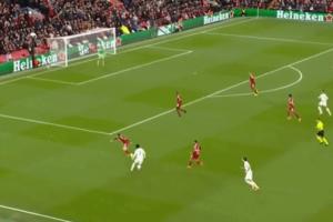 專克皇馬！布拉德利防死維尼修斯，極致卡位 干凈下鏟 造對(duì)手黃牌