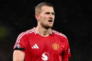 愛來自拜仁！特爾為熱刺扳平，德里赫特95分鐘為曼聯(lián)絕平比分