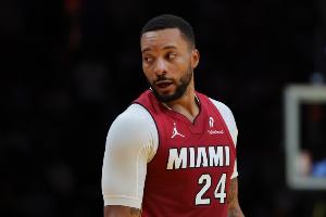 鮑威爾：這場勝利展示了陣容深度 我們每個人都相信球隊相信彼此