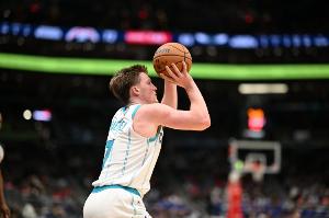 克尼佩爾：陣容不整很難看清我們真實(shí)水平 我們會(huì)堅(jiān)持下去的