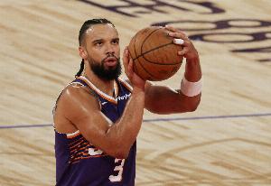 沒手感有殺傷！狄龍13中4拿到18分5板 三分6中1&罰球10中9