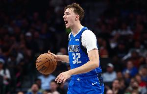 里程悲！弗拉格砍26分創(chuàng)個人生涯新高 另9板4助2斷1帽 關(guān)鍵球被斷