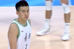 打光子彈！付豪9中5&三分4中2得到13分5板1助 拼到5犯離場(chǎng)