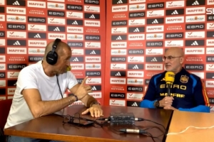 回應(yīng)!德拉富恩特：亞馬爾離開時很傷心 有俱樂部曾感謝我照顧球員