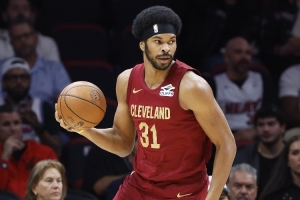 真的好用！賈勒特·阿倫半場12投7中&罰球3中2 得到16分6板1助