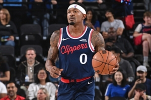 解說：比爾每場掙83.3萬&還領(lǐng)買斷的幾千萬 快船損失兩個(gè)鮑科比