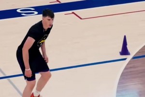 湖人新射手！拉拉維亞休賽期訓(xùn)練