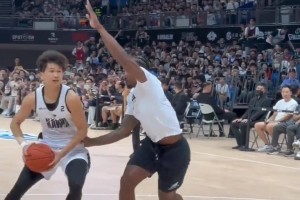 小卡中國行上演“死亡纏繞” 在他眼中這全是慢動作吧??