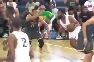 臥槽，初代大胡子拜倫-戴維斯竟然胖成這樣了！差點沒認出來??