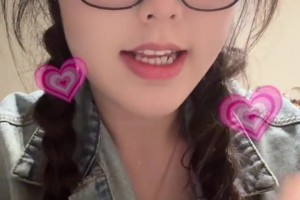 ??小寶，你買球隊的時候，能不能把我也買過去，我給你撿球！