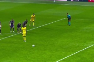 萊奧脫衣慶祝！加比亞：脫什么脫，給我回來(lái)??